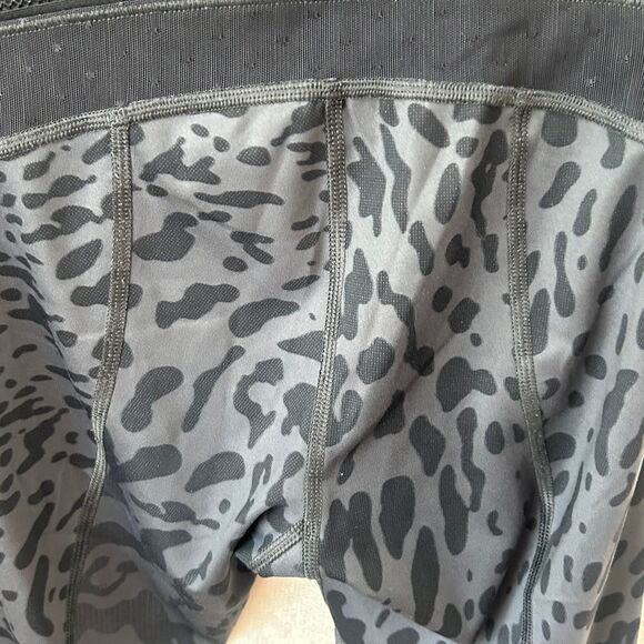 Lululemon Leggings Women's Size 2 Color Leopard Print Just Breathe Mesh Panel - Picture 3 of 8